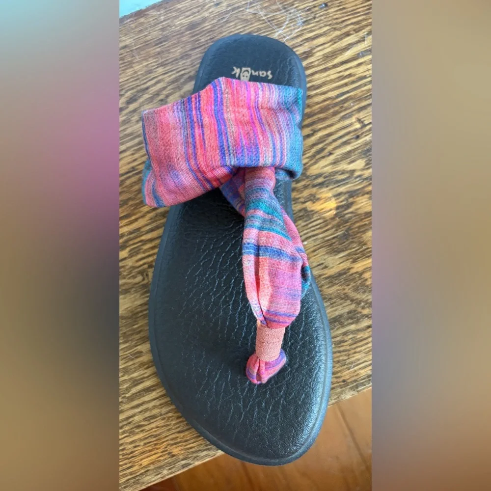 Sanuk vibrant striped